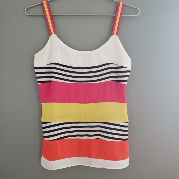 Esley M lightweight top - Picture 2 of 7